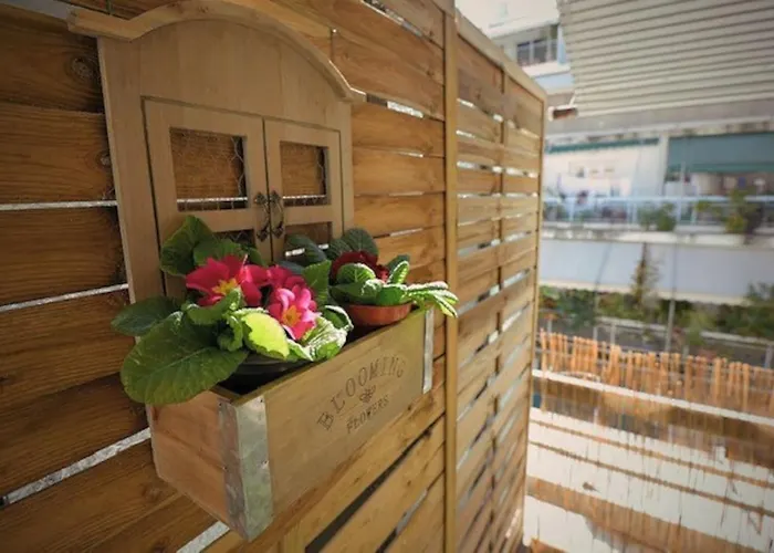 Cozy Apartment In The Heart Of Athens!